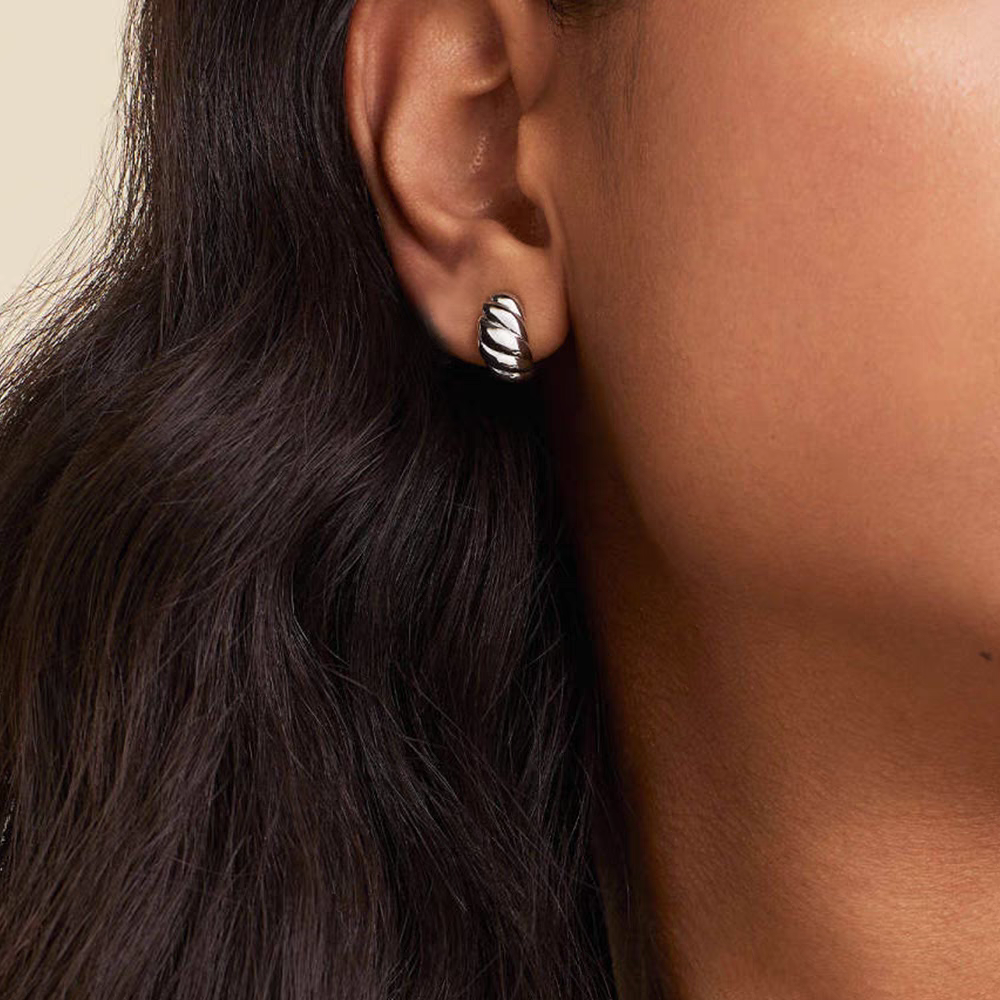 Tiny Baguette Earrings